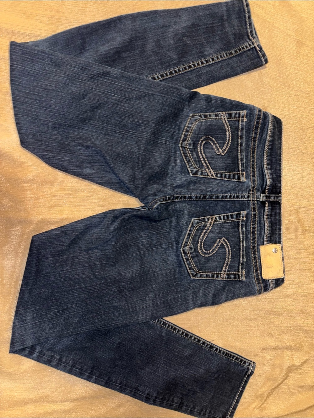 Silver Jeans Dark Indigo Boot Cut Jeans with Curved Pocket Stitching waist 28”
